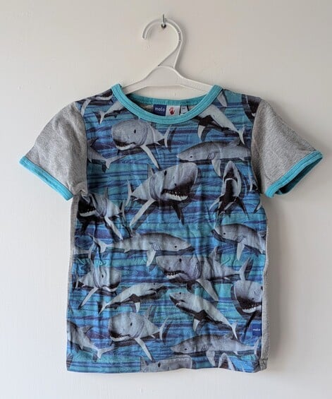 T-shirt requin