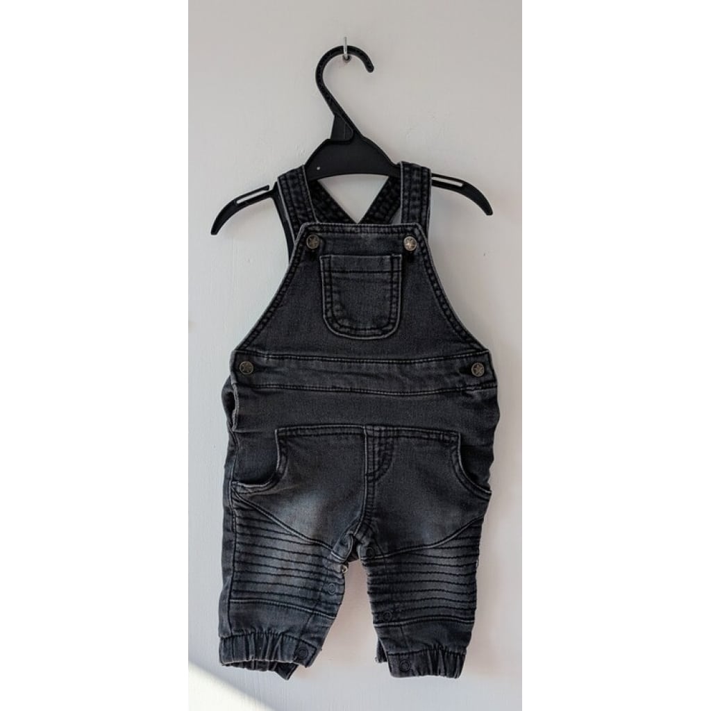 Salopette en jean, Mes petits cailloux