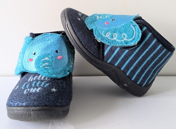 Chaussons motif éléphant à scratch