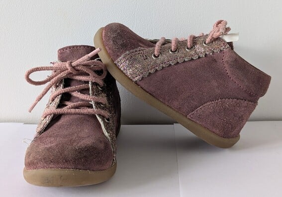 Chaussures roses à lacets, Gémo