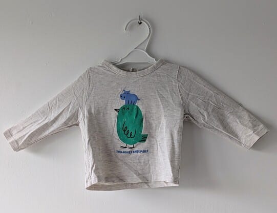 Haut beige, Tape à l'œil