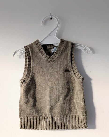 Pull sans manche brun, Obaibi