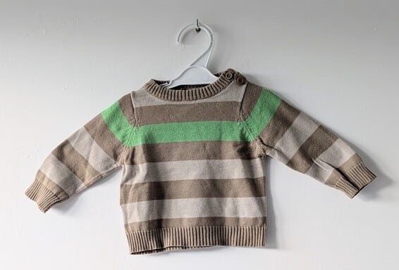 Pull rayé brun & vert, Tape à l'œil