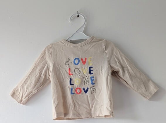 Haut beige "Love", Tape à l'œil