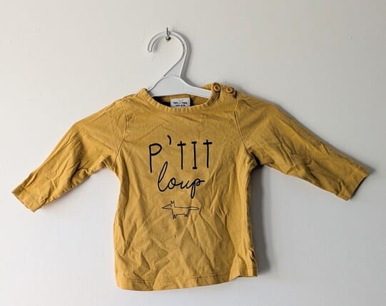 Haut jaune "P'tit loup", Tape à l'œil