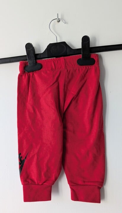 Bas de survêtement rouge, Nike