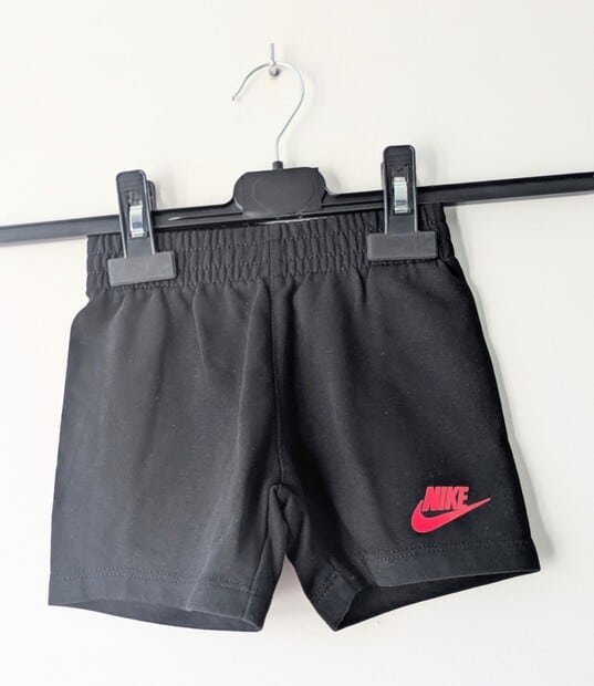 Short noir, Nike