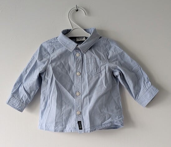 Chemise bleu ciel, Tape à l'œil