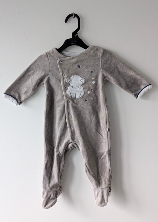 Pyjama brun, Orchestra