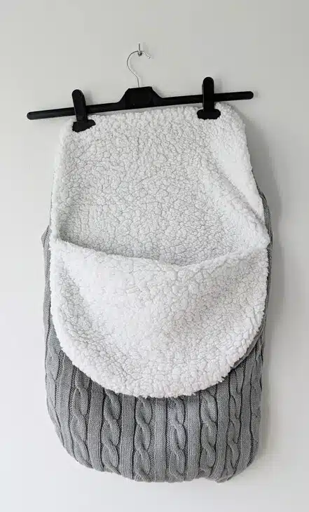 Sac de couchage gris