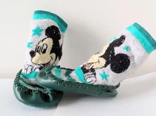 Chaussons verts Mickey, Disney