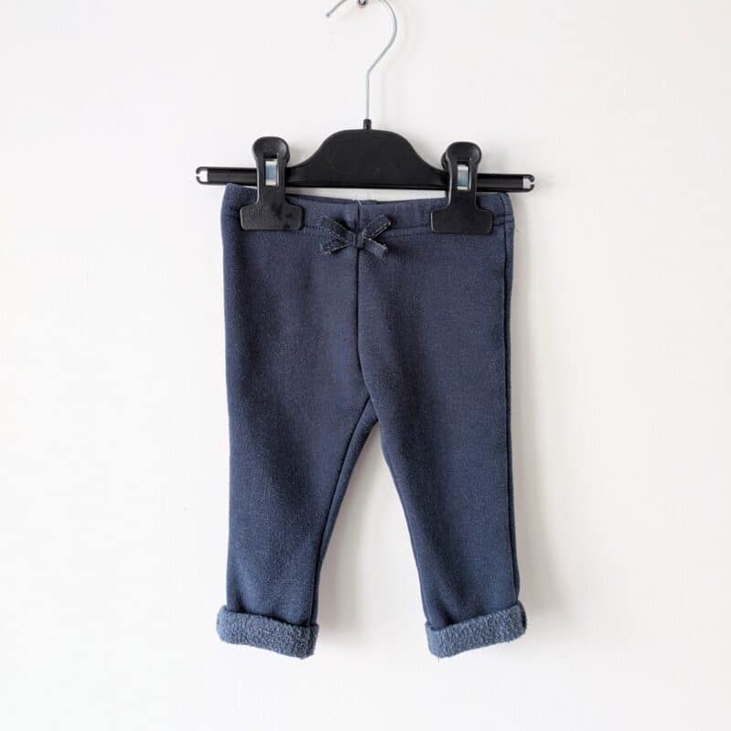 Pantalon bleu marine , Tape à l'œil