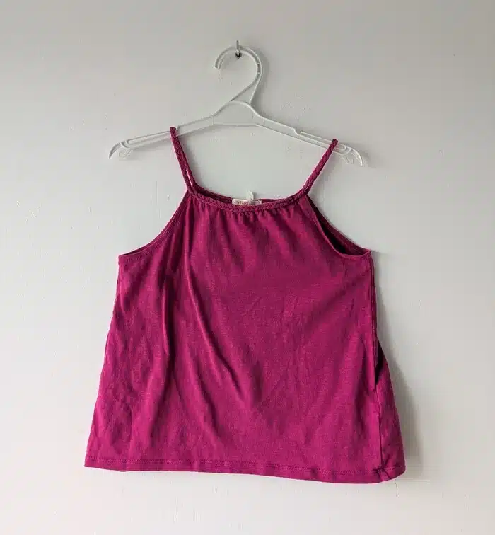 Débardeur rose, Du pareil au même