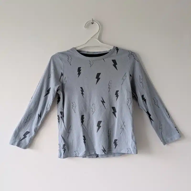 Haut motif éclairs, Kiabi