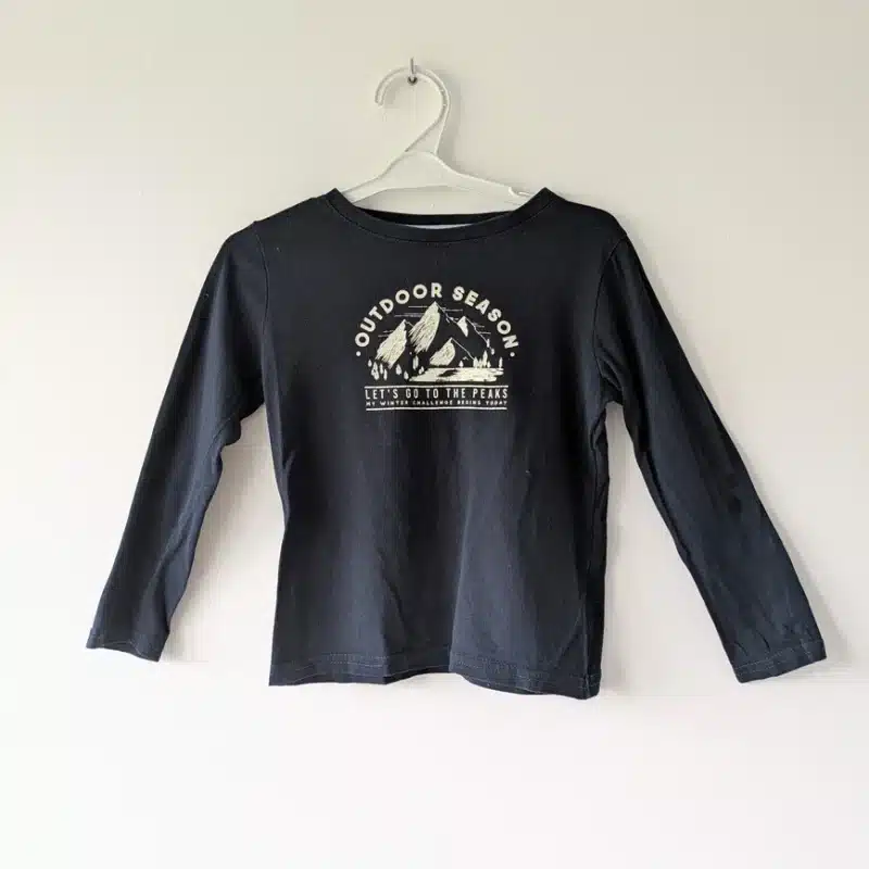 Haut bleu marine, Kiabi