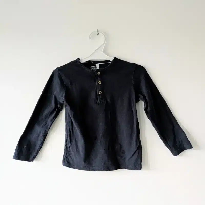 Haut bleu marine, Kiabi