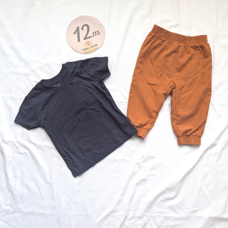 Ensemble pantalon léger et t-shirt