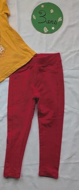 Pantalon rouge, Tissaia