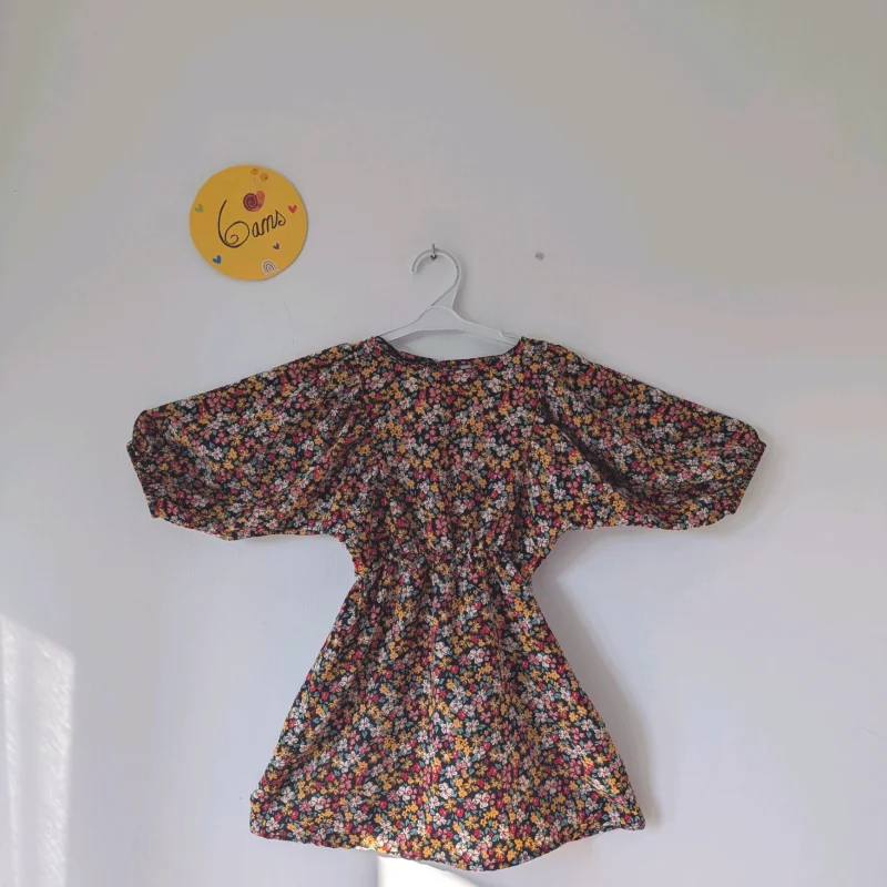 Robe fleurie noire