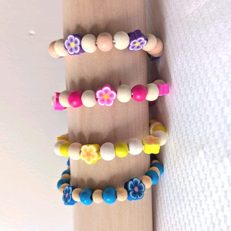 Bracelet élastique fleurs colorées, taille enfant