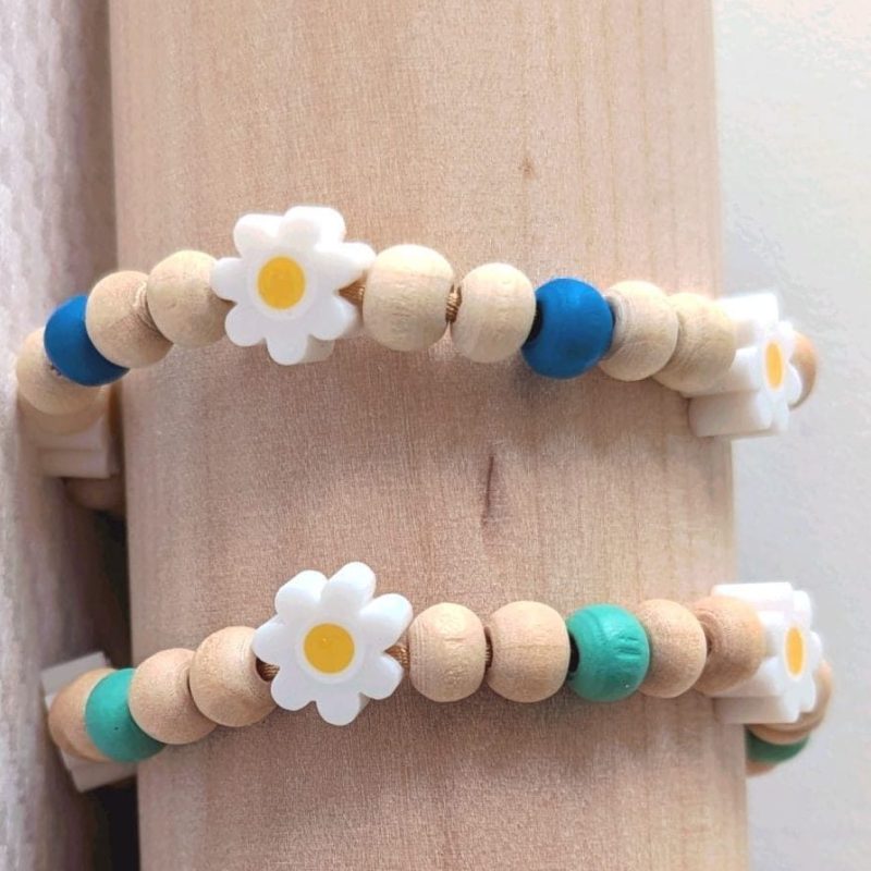 Bracelet réglable fleurs blanches, taille enfant