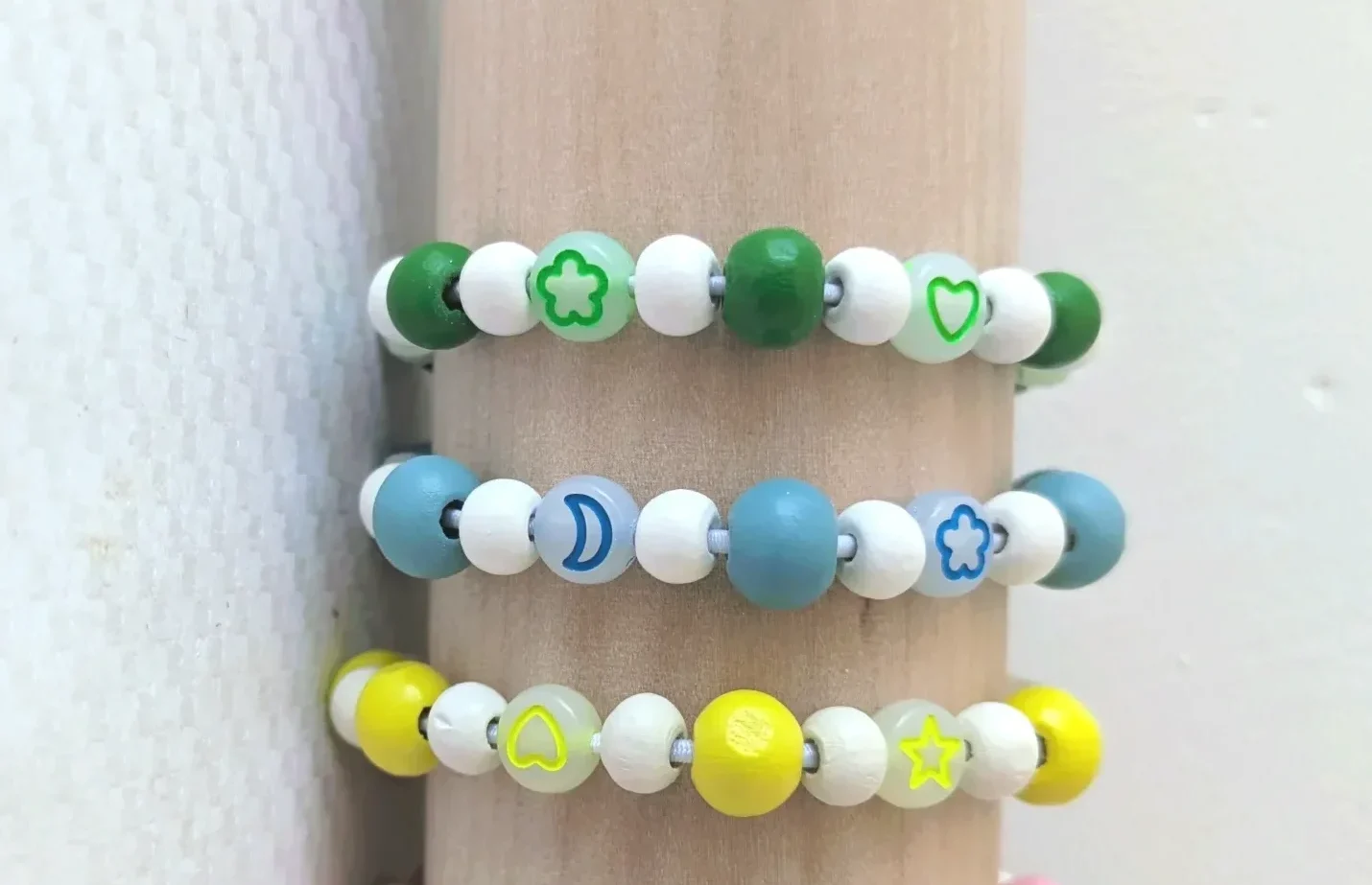 Bracelet élastique coloré , taille 3-5 ans