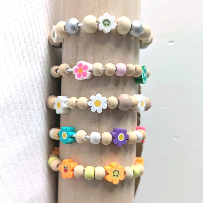 Bracelet élastique fleurs colorées, taille 3-5 ans